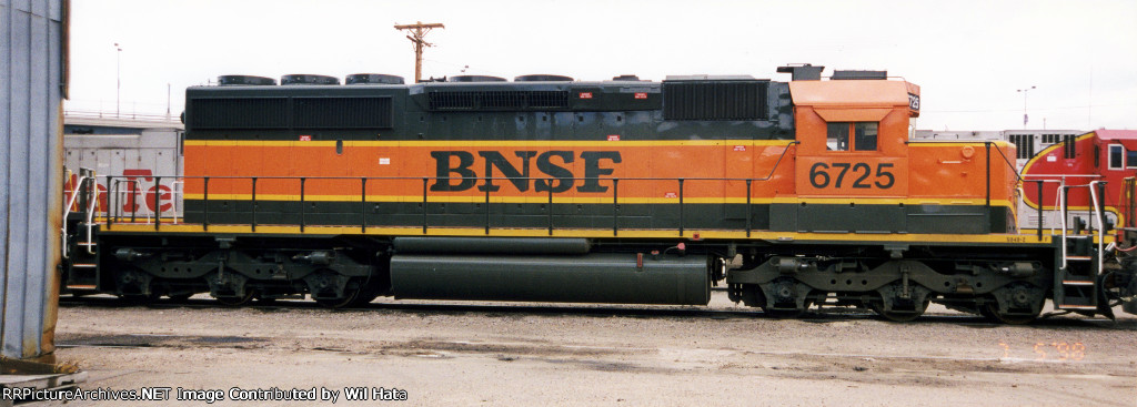 BNSF SD40-2 6725